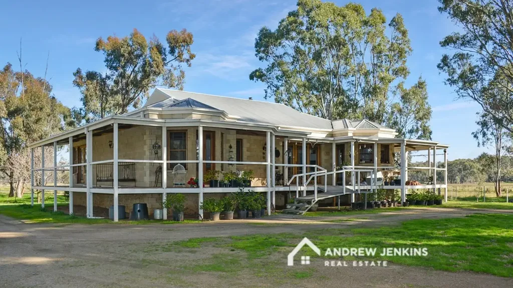Cobram 3 Bedroom Choice Lifestyle Property - 4 Acres