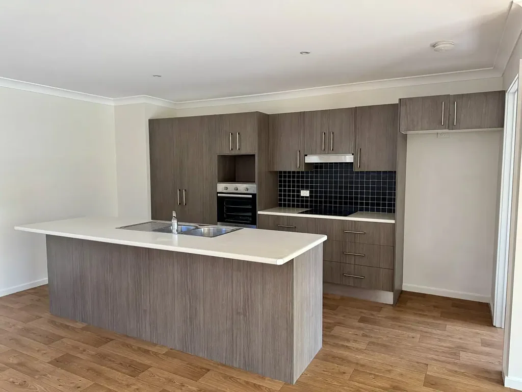 4 Bedroom Townhouse in quiet cul-de-sac
