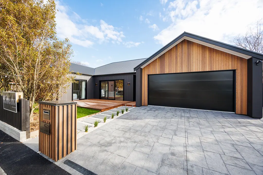 West End 3房  Exceptional home - calling all downsizers!