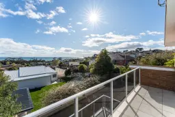 2/168 Upper George Street, Devonport