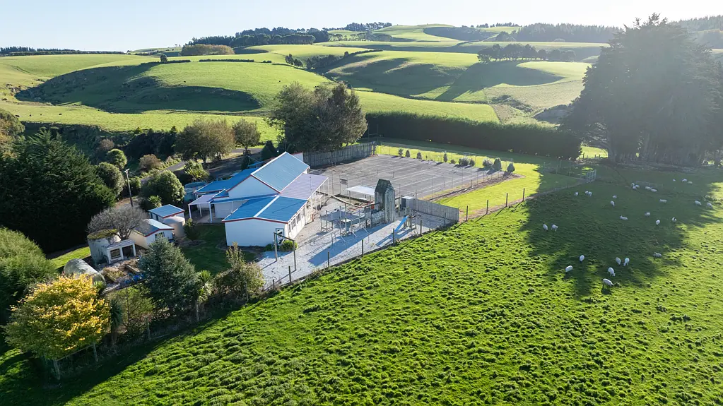 Wyndham Surrounds The bell has rung - next chapter awaits