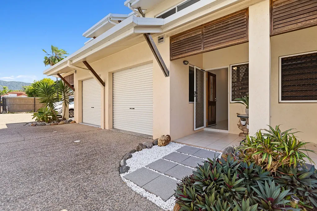 Trinity Beach 3房  Tranquil Beachside Townhouse