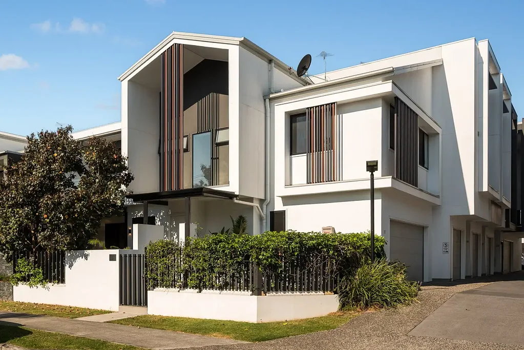 Bulimba 3 Slaapkamer High-End Living in an Unparalleled Location