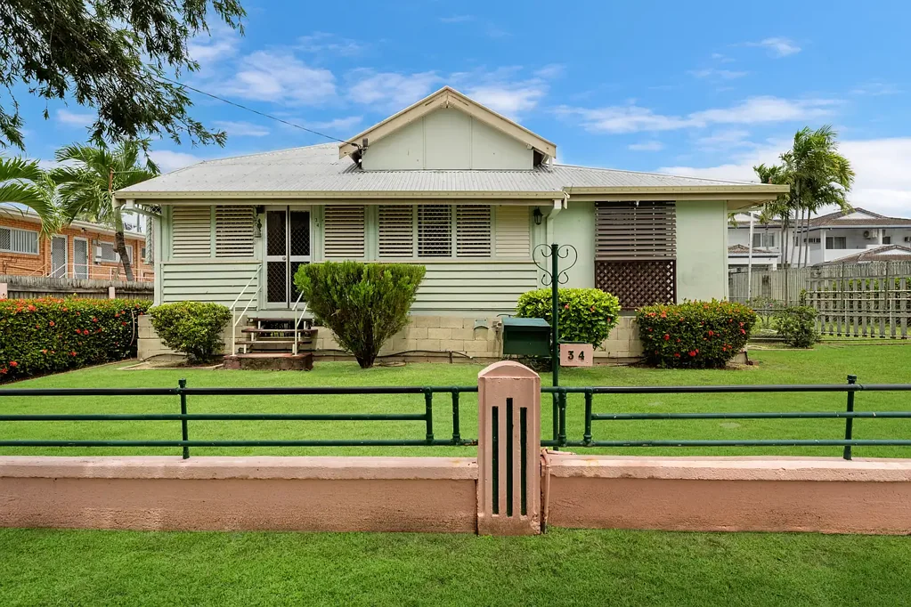 34 Marks Street, Hermit Park, QLD 4812
