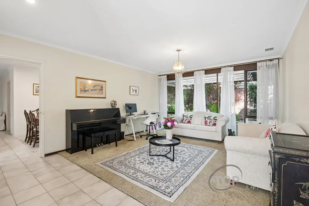 Bull Creek 4房  EXCEPTIONAL CONVENIENCE ON A LARGE 786 SQM BLOCK