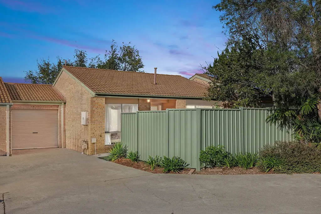 Palmerston 2ਬੈੱਡਰੂਮ Single level design with separate living areas and two courtyards