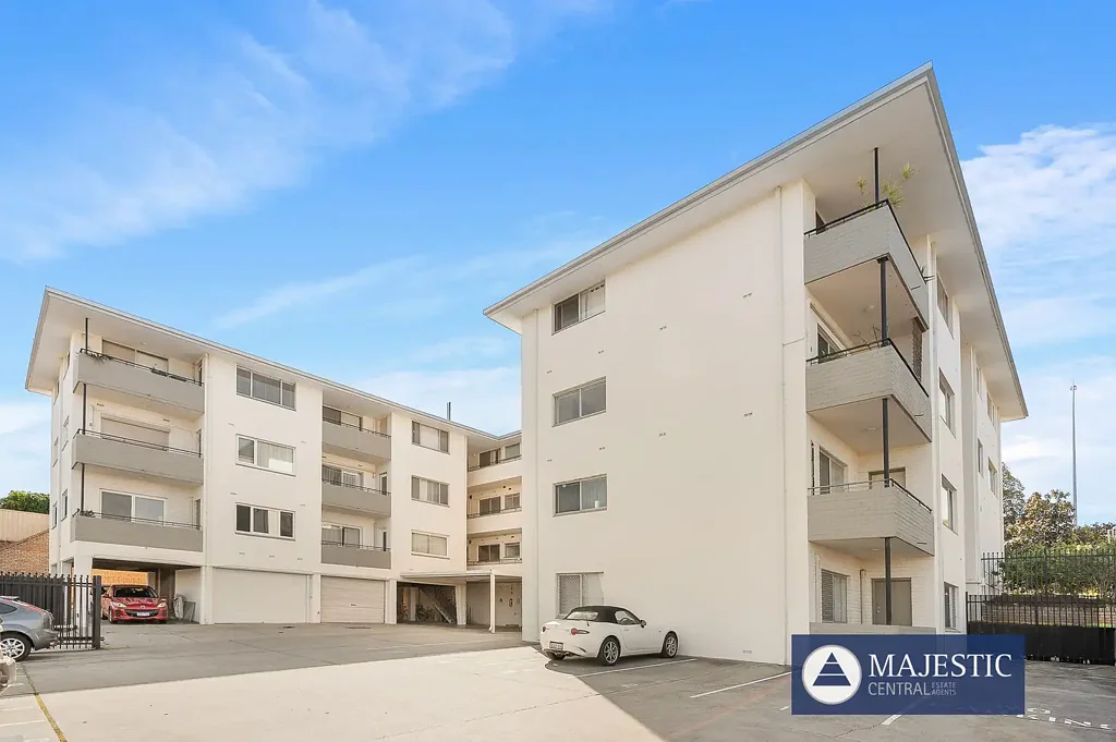 SPACIOUS 2-BEDROOM APARTMENT IN THE SOUGHT-AFTER WALCOTT HEIGHTS