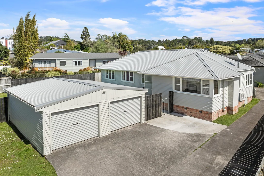 Titirangi 4房  Four bedrooms, room to play, handy location