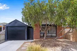 2/34 Songlark Crescent, Werribee