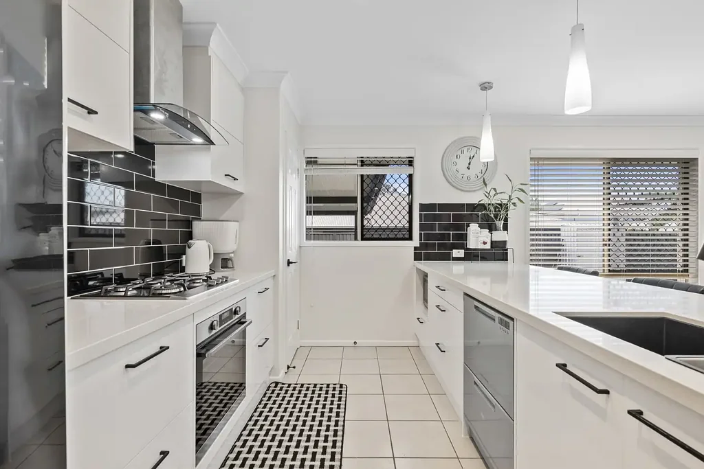 Ormeau Hills 4ਬੈੱਡਰੂਮ Stylish Elevated Family Living With Space For Large Pool