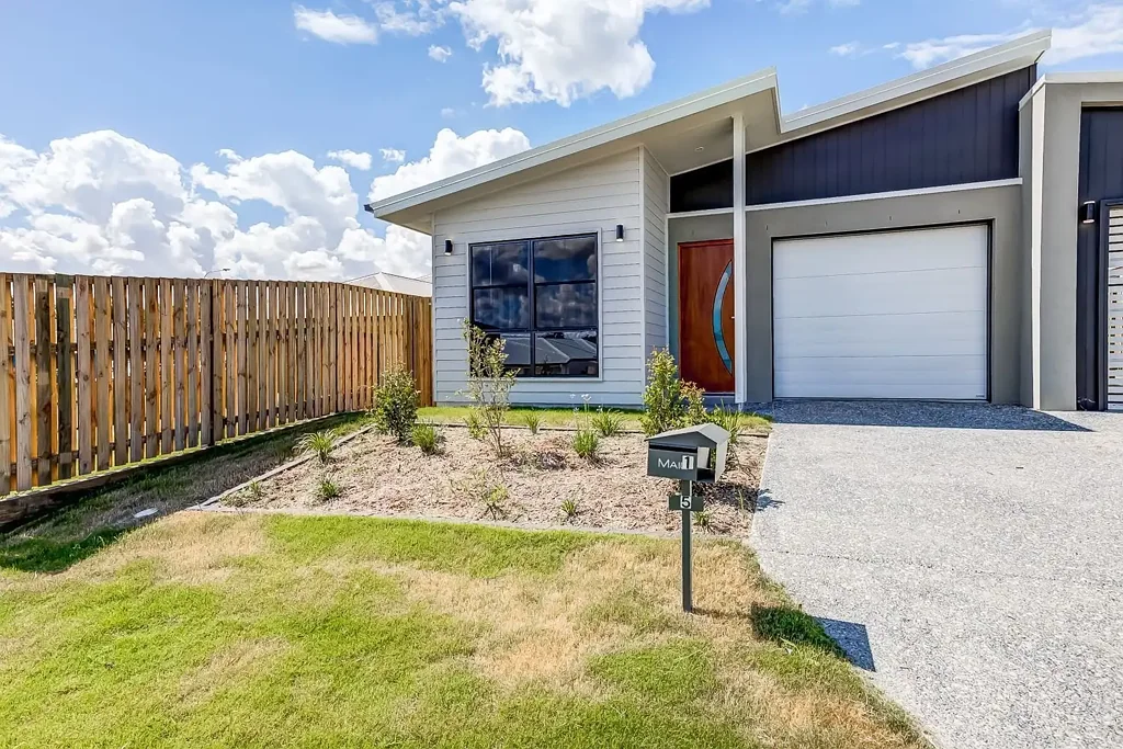 Modern Duplex In A Sought After Location!