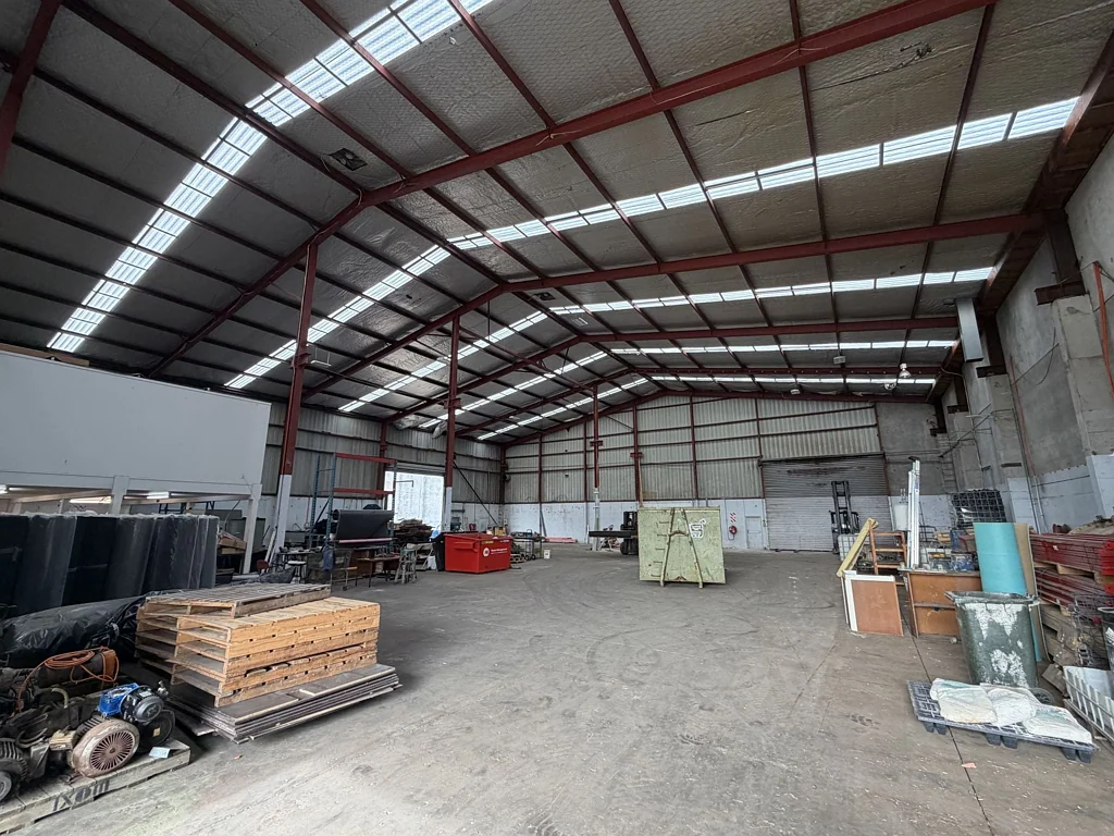East Tamaki High Stud Warehouse with Gas