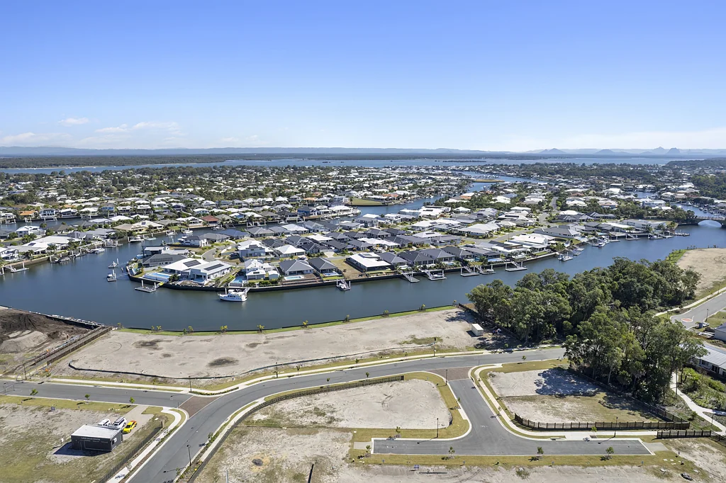 Banksia Beach 海滨瑰宝 理想建造地 1230平方米分配地 步行至海滨公园 靠近学校购物中心 提供房屋土地套装 Build Your Dream Home!!!
