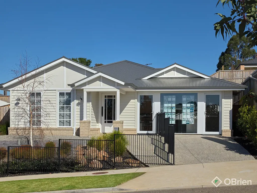 Drouin 4房  Experience Elevated Living in this Stunning Orbit Home