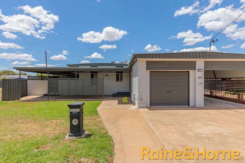 Narromine 3房  Renovated & Ready - Nothing left to do but move in!