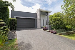 11 Sydney Avenue, Pelican Waters
