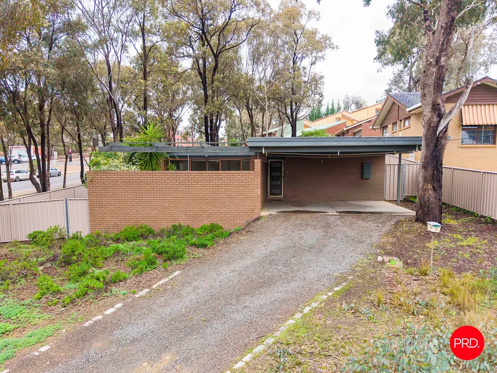 Flora Hill 3침실 Positioned for Lifestyle, Ready for Potential