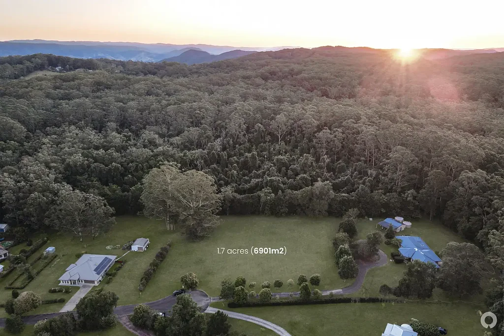 Mapleton RARE LEVEL LIFESTYLE ACREAGE