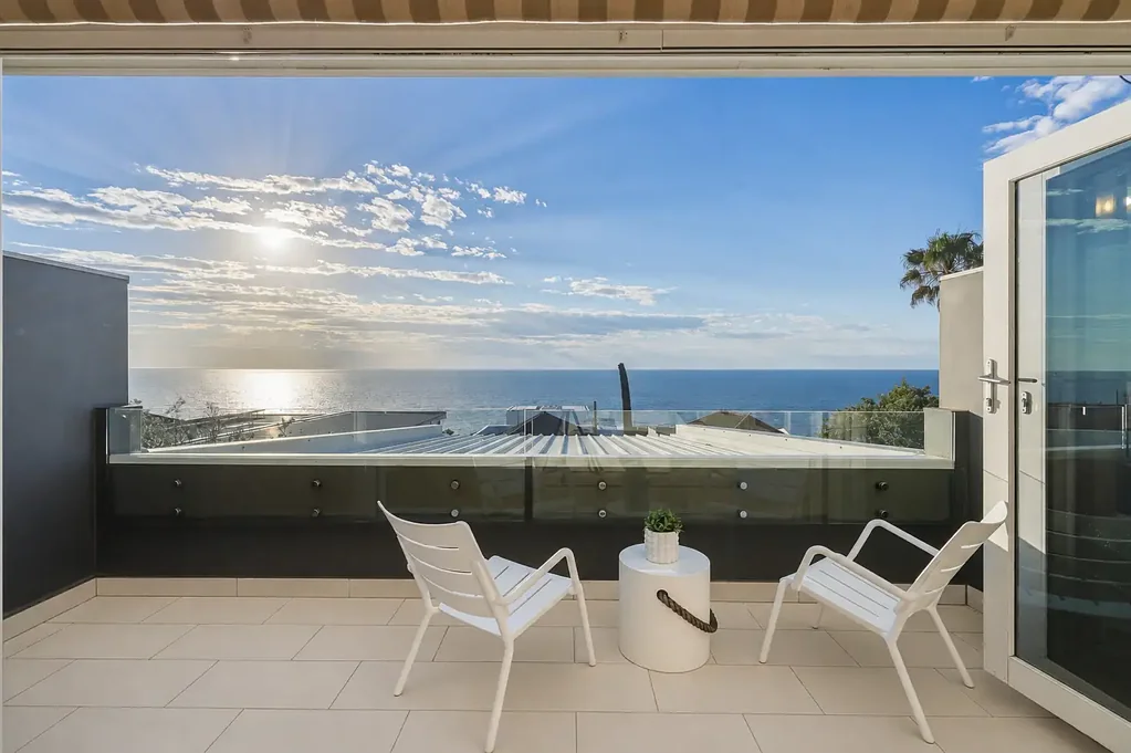 Vaucluse 3房 现代海滨生活，坐拥全景海景 Contemporary Coastal Living with Panoramic Ocean Views