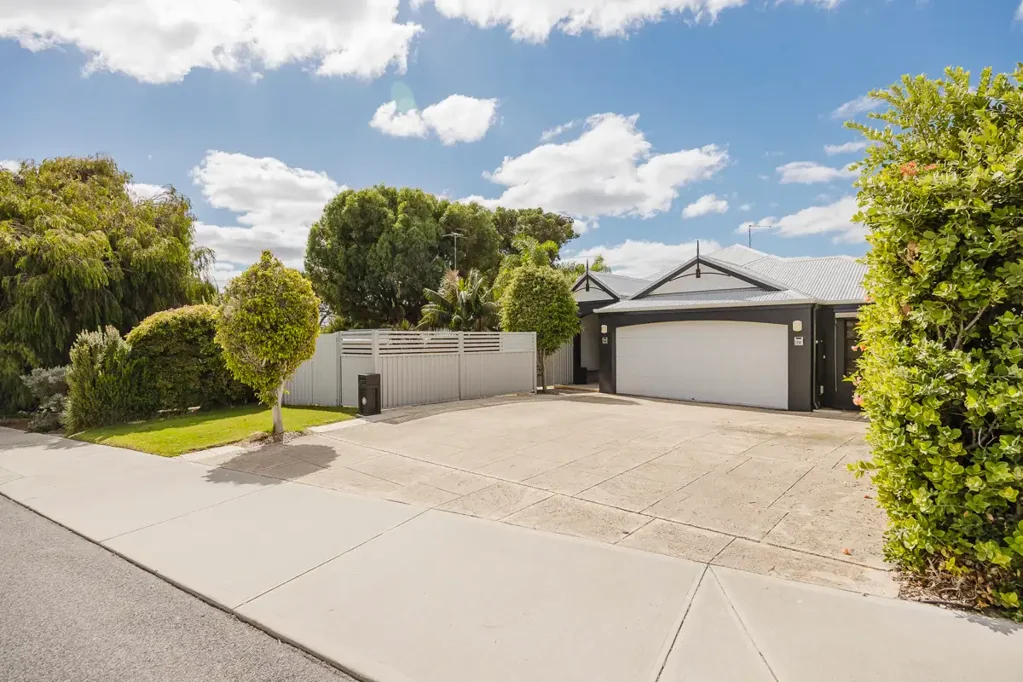 Yanchep 5ห้องนอน UNDER OFFER by Team Woodall - Ray White