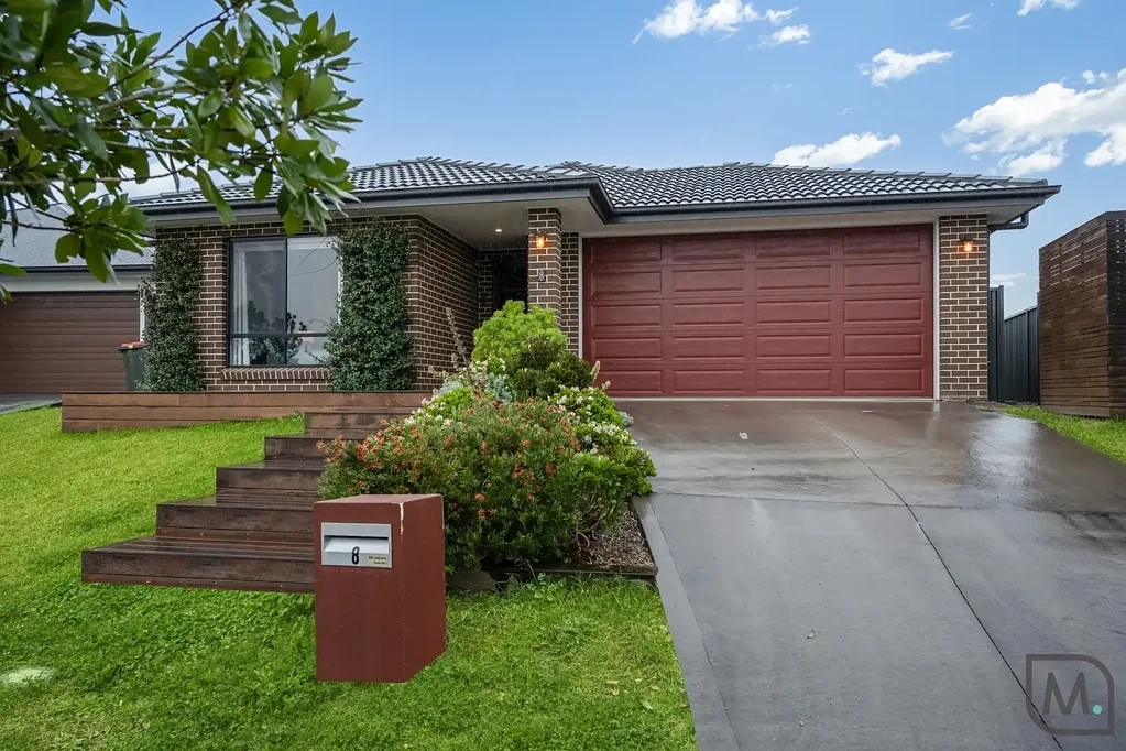 Gillieston Heights 4 Bedroom Comfortable Family Living in Sought-After Wallis Creek Estate