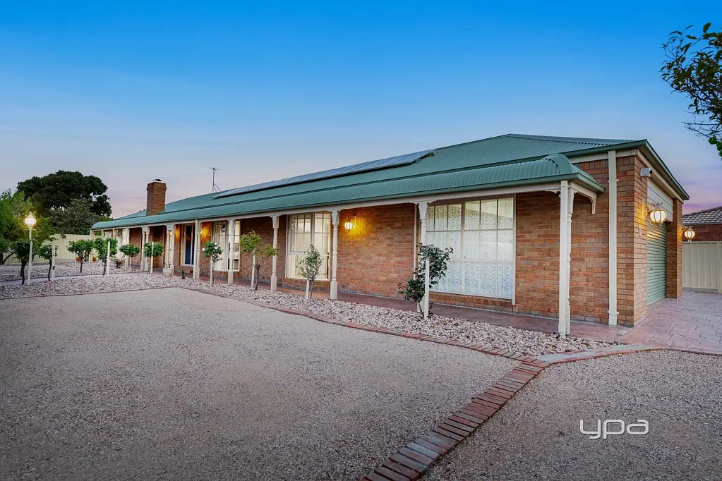 Sydenham 4ਬੈੱਡਰੂਮ Ranch-Style Comfort in a Quiet Court – 728m² (approx.)