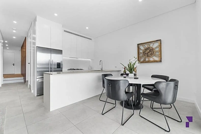 20a Oak Drive, Georges Hall, NSW 2198, 4 slaapkamers, 2 badkamers, Apartment