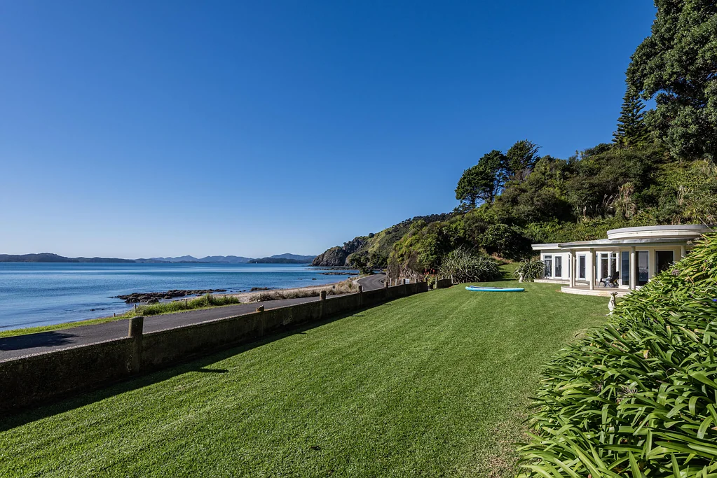 Russell 3Phòng ngủ Long Beach landmark now for sale