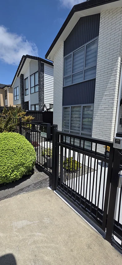2 bed water gas internet parking incl