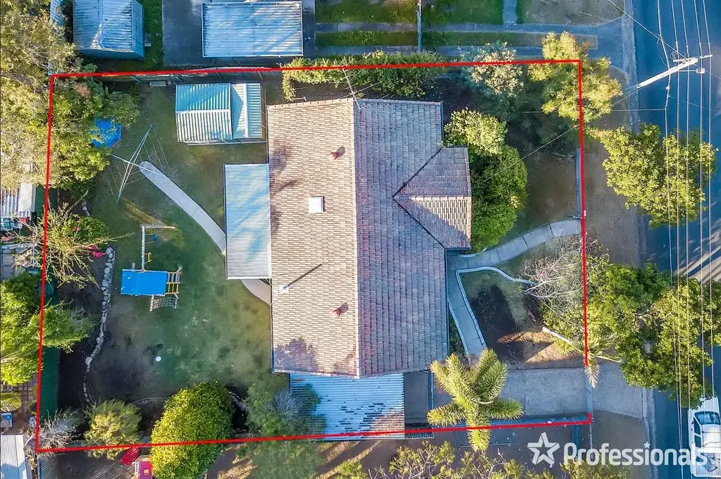 Riverview 3Phòng ngủ Proudly SOLD By SAMANTHA HERTWECK - Professionals Ipswich