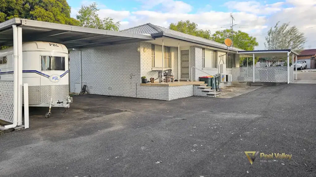 Tamworth 4 Slaapkamer OUTSTANDING DUPLEX INVESTMENT OPPORTUNITY IN SOUGHT-AFTER CALALA