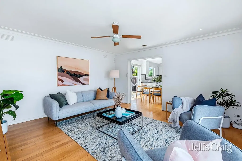 Seaholme 3房 Noordenne Estate珍稀地块 533㎡朝北住宅 紧邻公园 抛光硬木地板 经典钢窗 明亮布局 主卧套间 SPA浴室 四车位车库 休闲娱乐空间 North Facing Parkside Opportunity