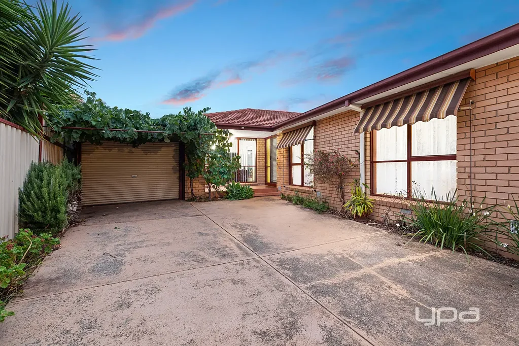 37 Tarlee Drive, Albanvale, VIC 3021