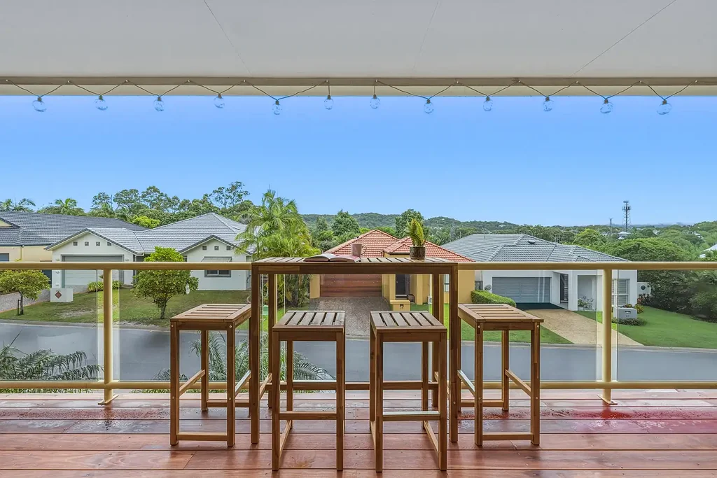 Varsity Lakes 3Zimmer Elevated Living With Sunset Views & No Body Corporate Fees!!!
