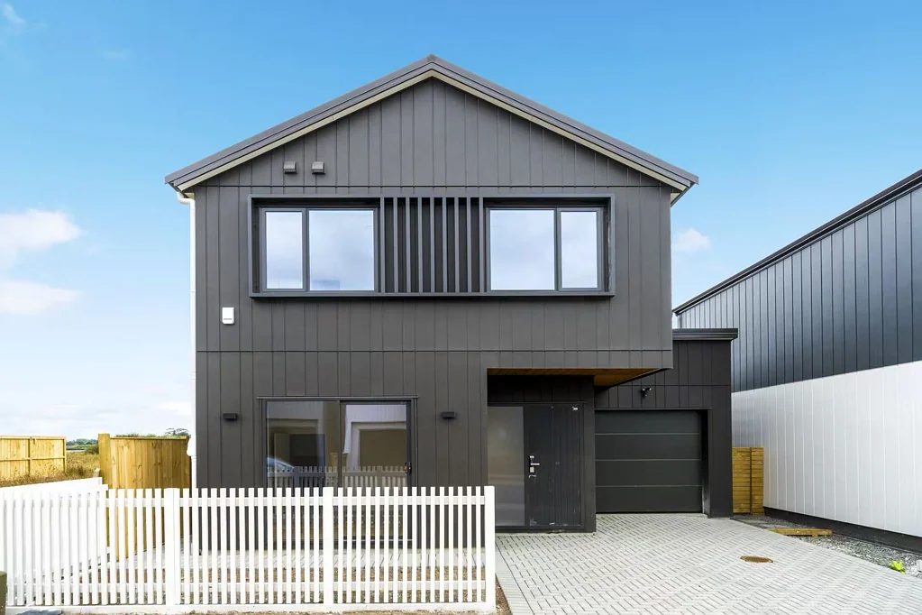 Rosehill 4 Slaapkamer Discover Coastal Elegance & Modern Living