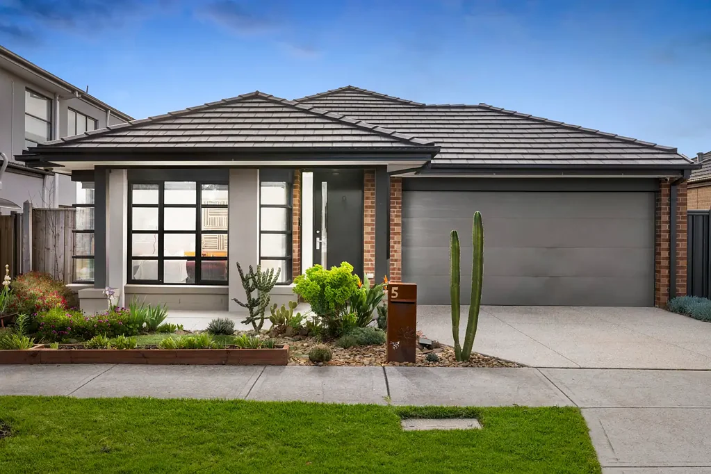 Beveridge 4બેડરૂમ A Modern Family Haven in the Heart of Mandalay Estate