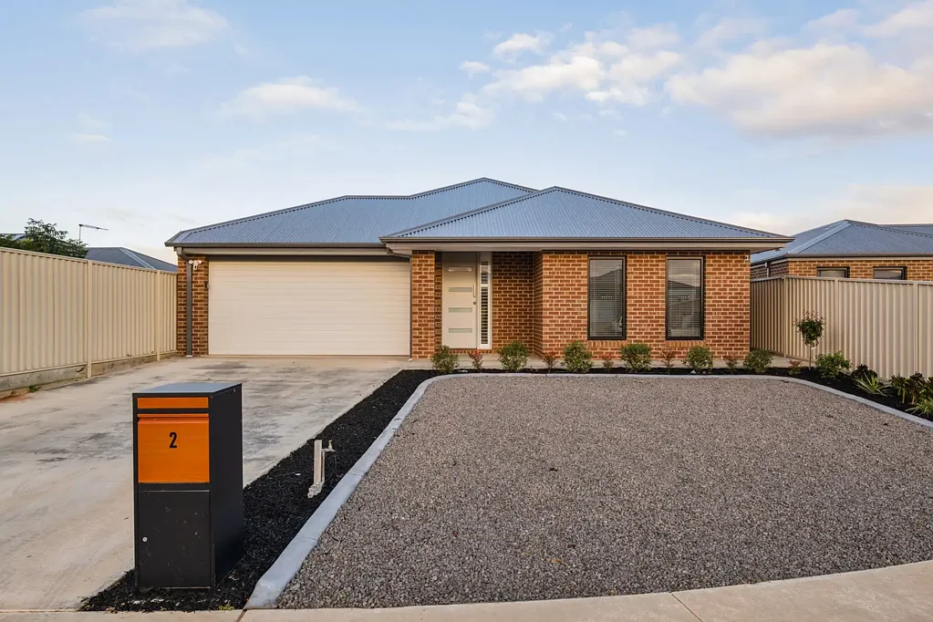 Mildura 4房  Room to live, relax and entertain