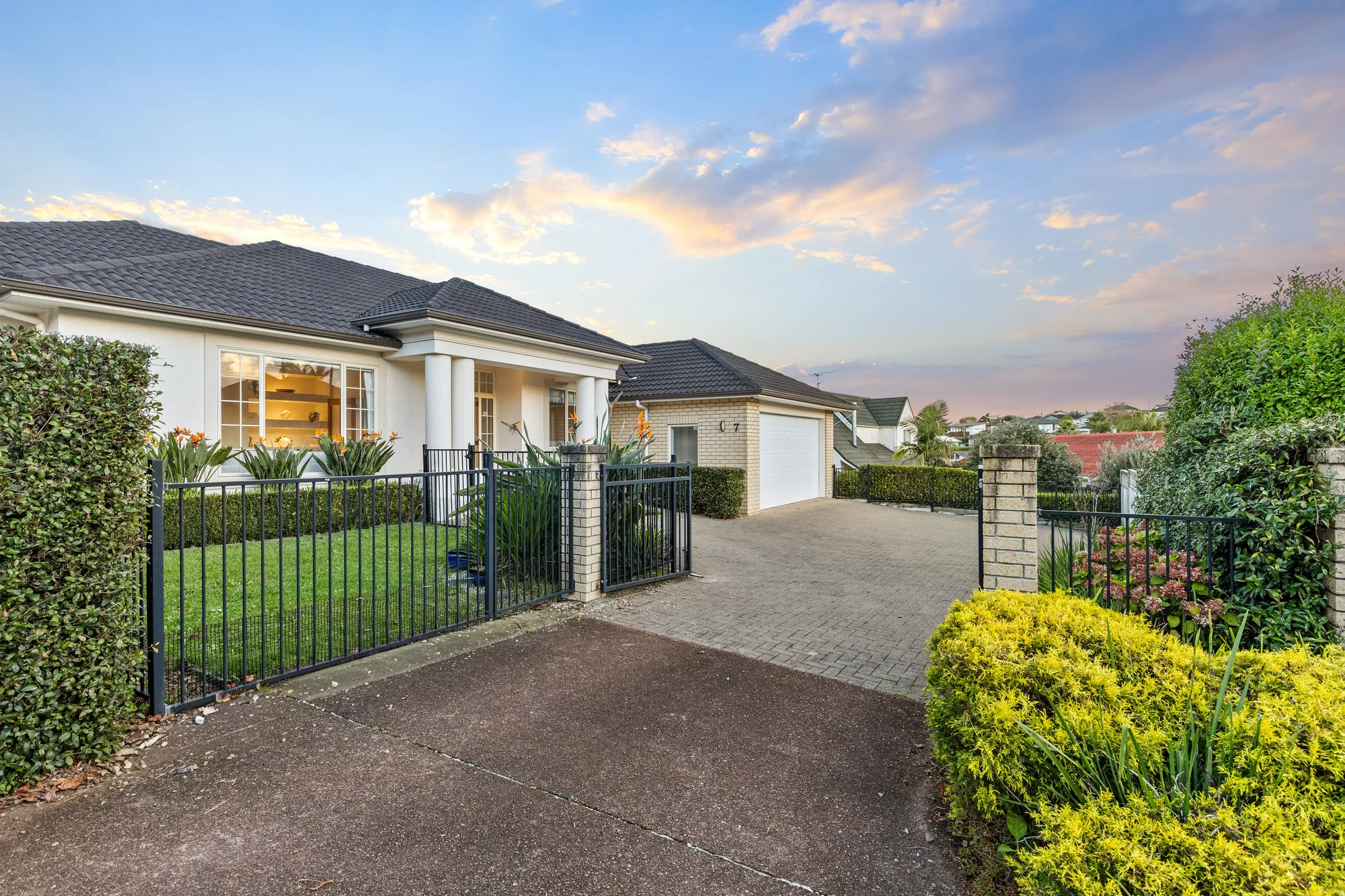 Hobsonville 4બેડરૂમ Single level elegance on Hendrika