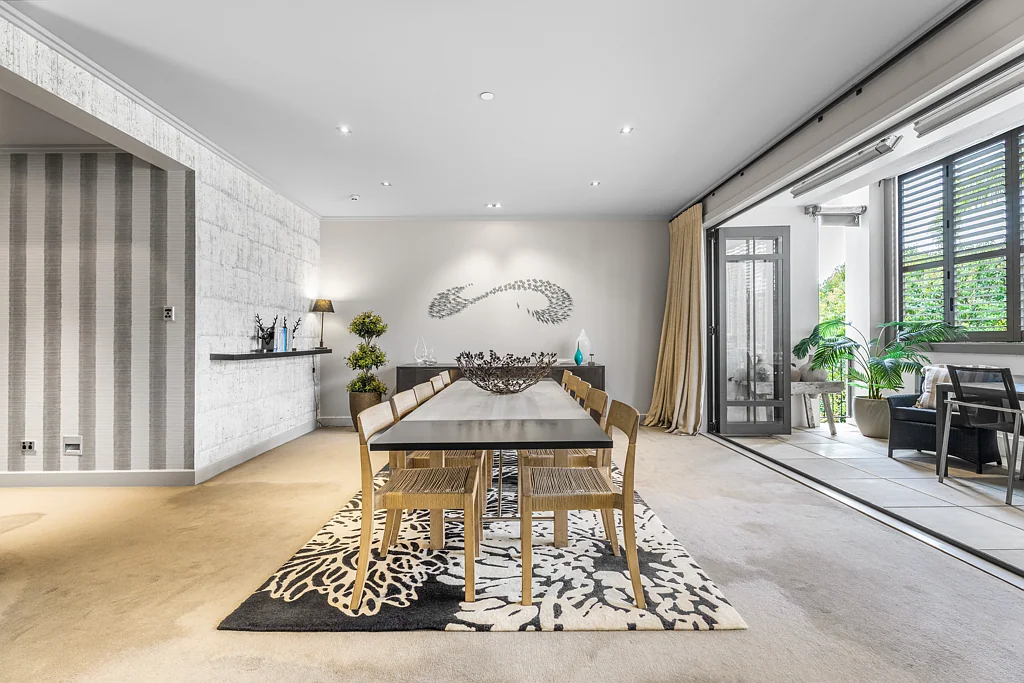 Parnell 2침실 Designer elegance - Fringe city living - Concrete