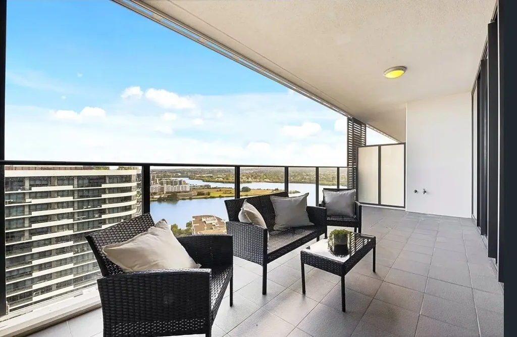 Rhodes 1房  Breathtaking Water Views | Penthouse 24th floor | Low strata levies