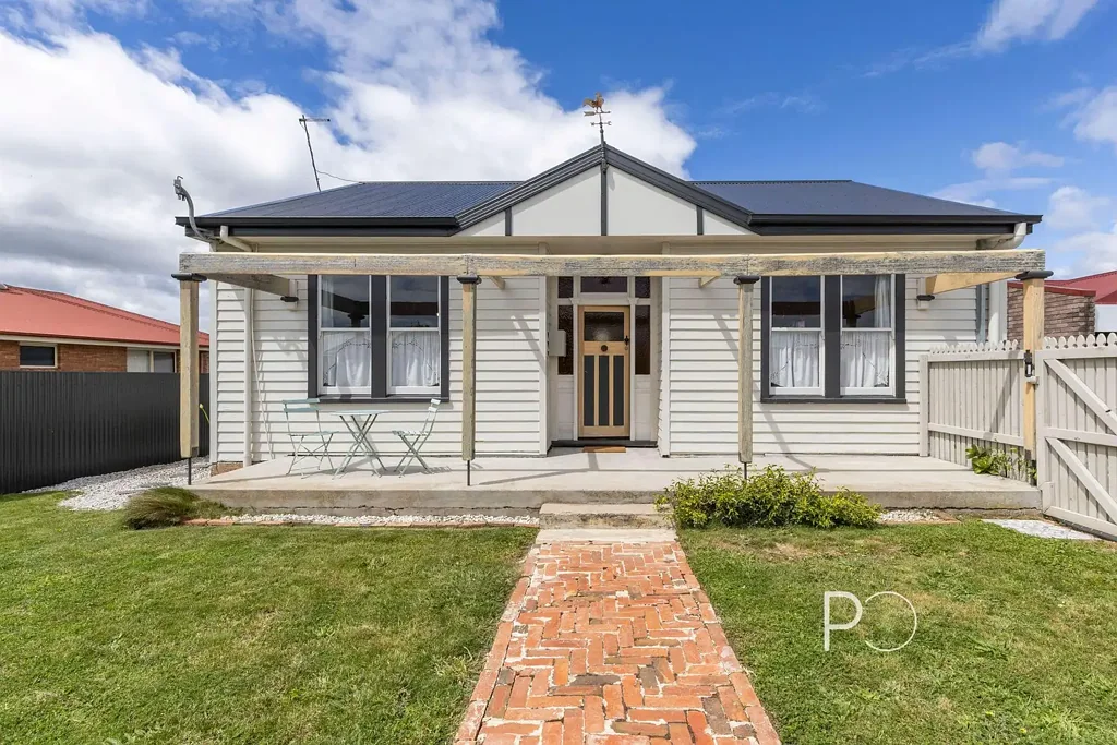 1/113 Steele Street, Devonport, TAS 7310
