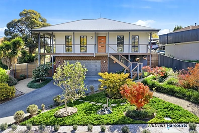 Alexandra 3 Slaapkamer Beautifully Crafted Elevated Home with Breathtaking Views & Edible Gardens