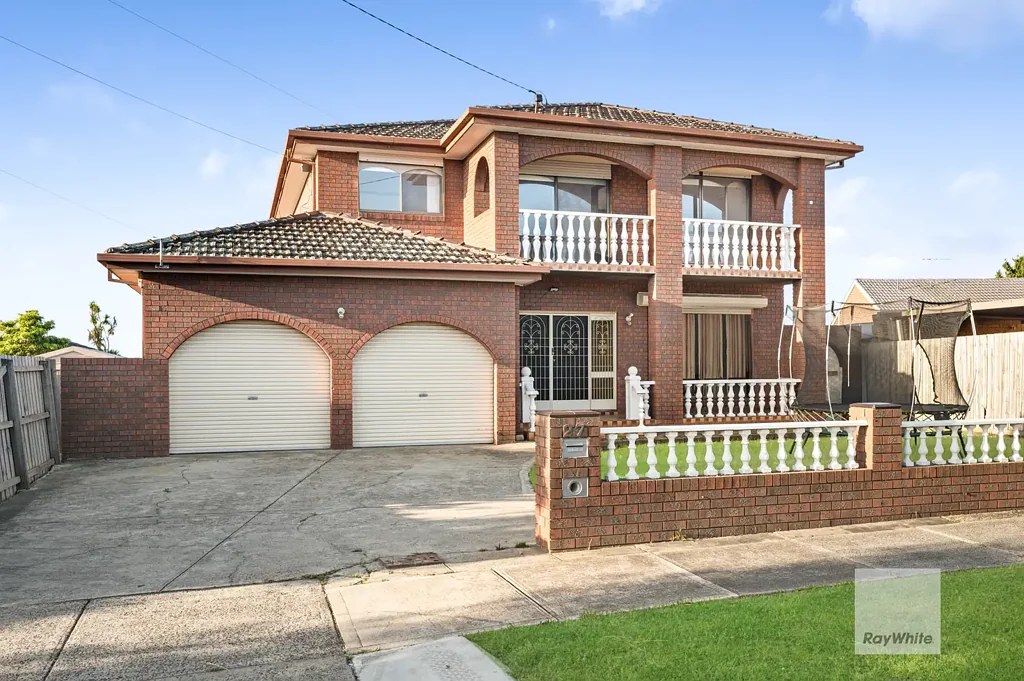 Gladstone Park 4房 卓越潜力，宽敞空间 Impressive Space with Exceptional Potential