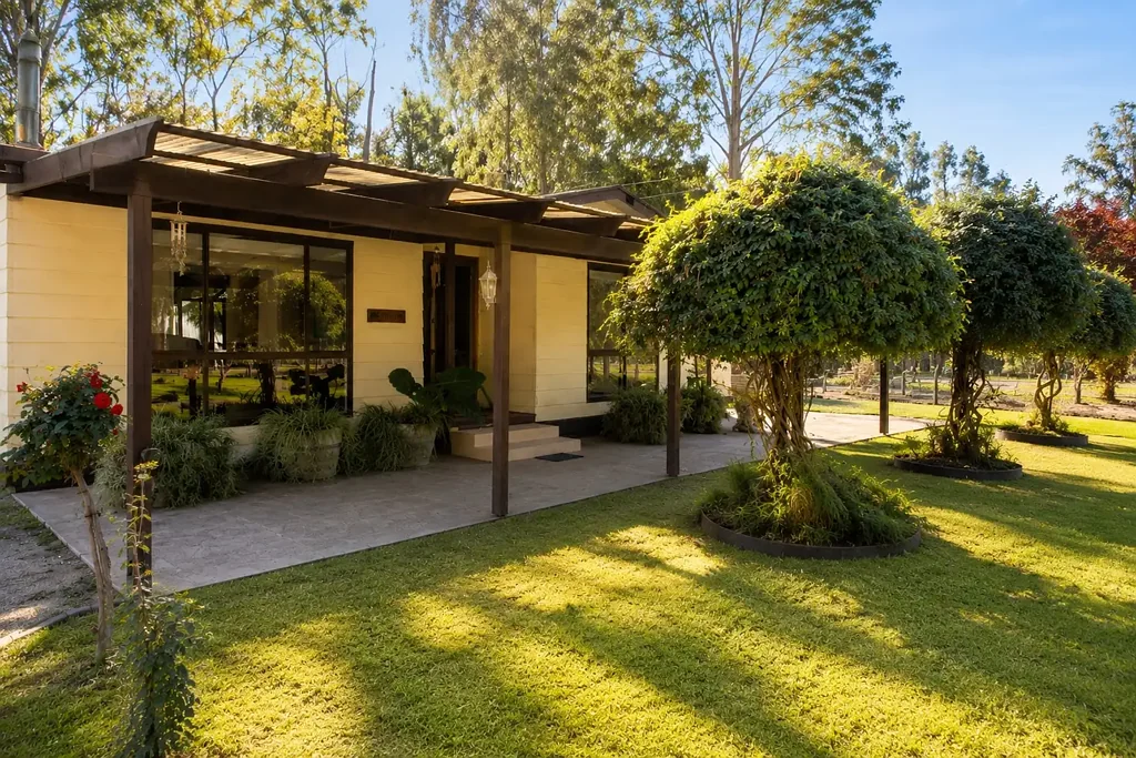 Cohuna 3房  A Rare Creekfront Gem
