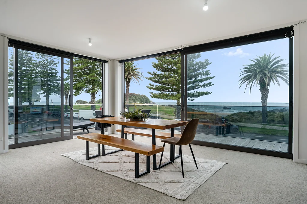 Mount Maunganui 9chambre Liquidating assets, must be sold