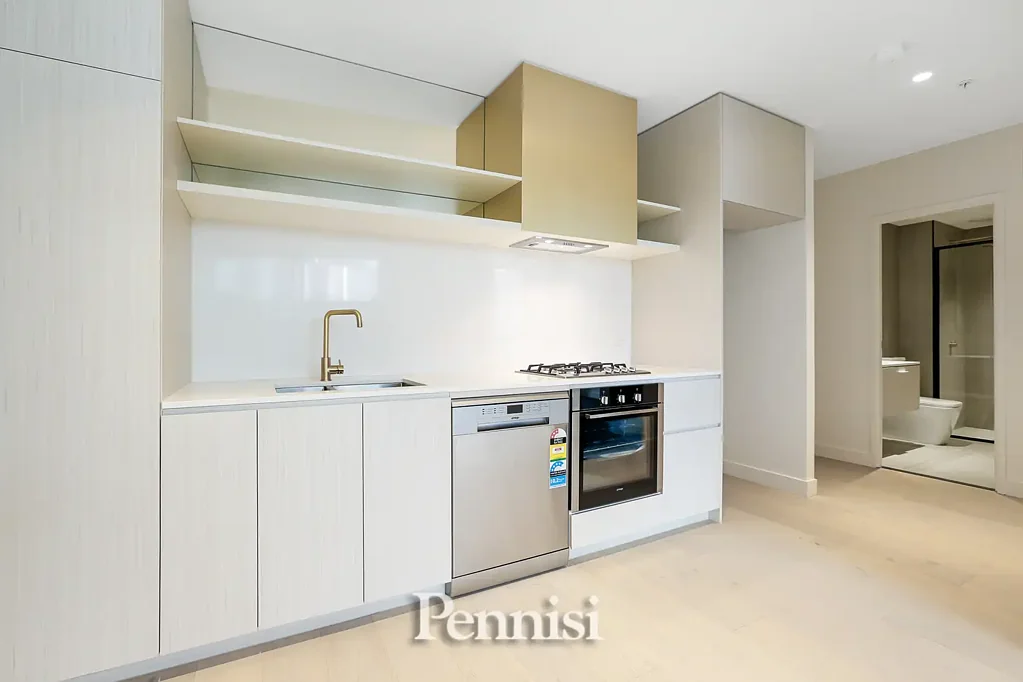 FOR LEASE BY PENNISI
