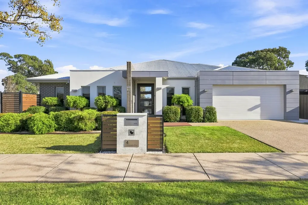 Sale 4房  LUXURY LIVING FOR THE ENTIRE FAMILY