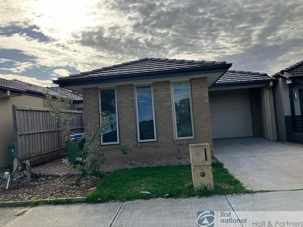4 bedrooms family home available immediately.
