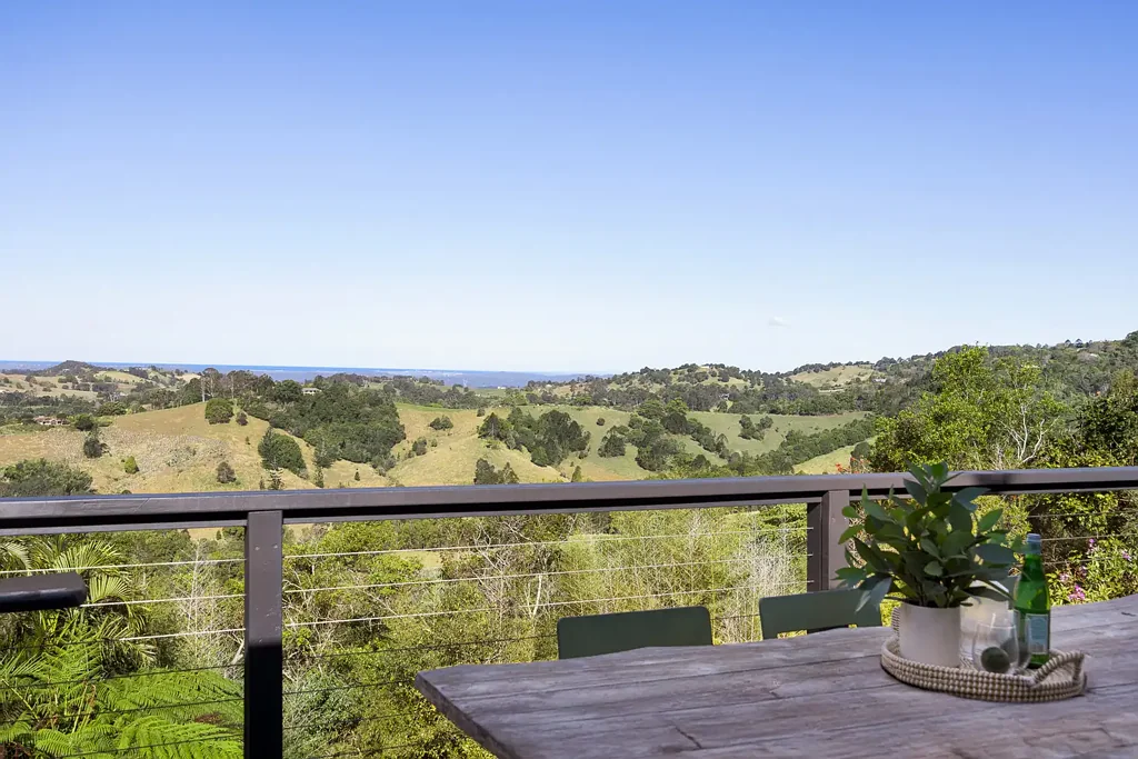Mapleton 3房  DUAL LIVING WITH SWEEPING COASTAL VIEWS