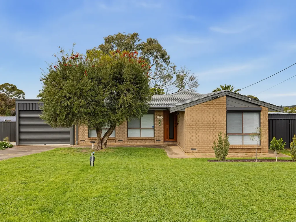 Huntfield Heights 3 Bedroom Extensively Renovated Family Home with Exceptional Shedding